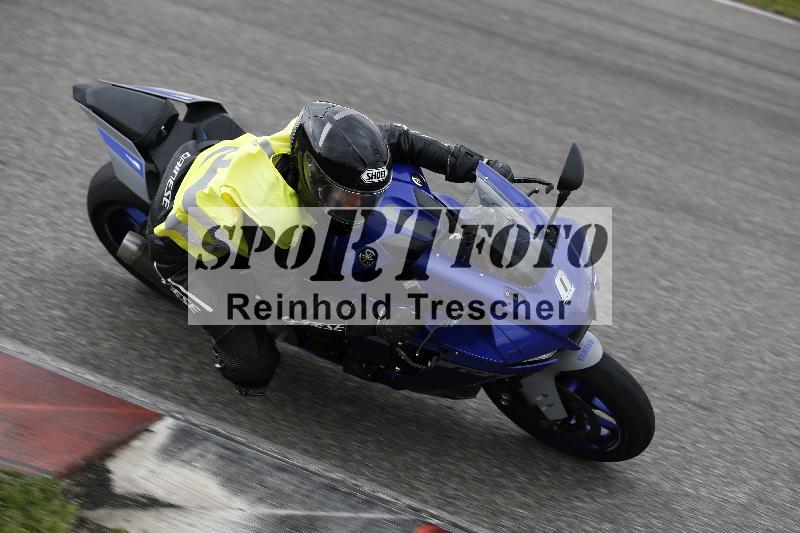 Archiv-2025/10 23.04.2025 Cornu Master School ADR/gruen-vert/0-3